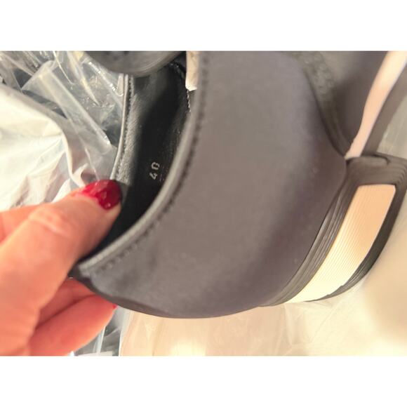 iRi WES I Black Low Top Sneaker - Picture 4 of 4